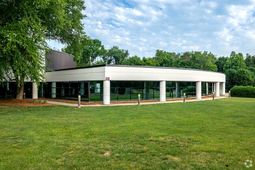 More Photos Of 1251 Arrow Pine Dr, Charlotte Coworking Space