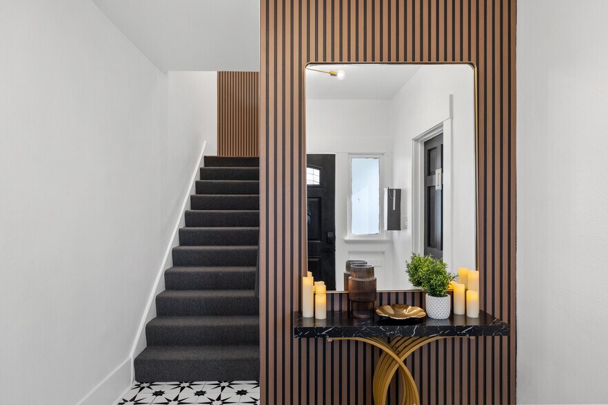 More Photos Of 1055 21st Street, San Diego Apartments For Sale