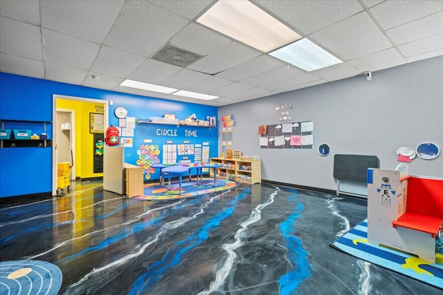 More Photos Of 1718 S Beltline Blvd, Columbia Daycare Center For Sale