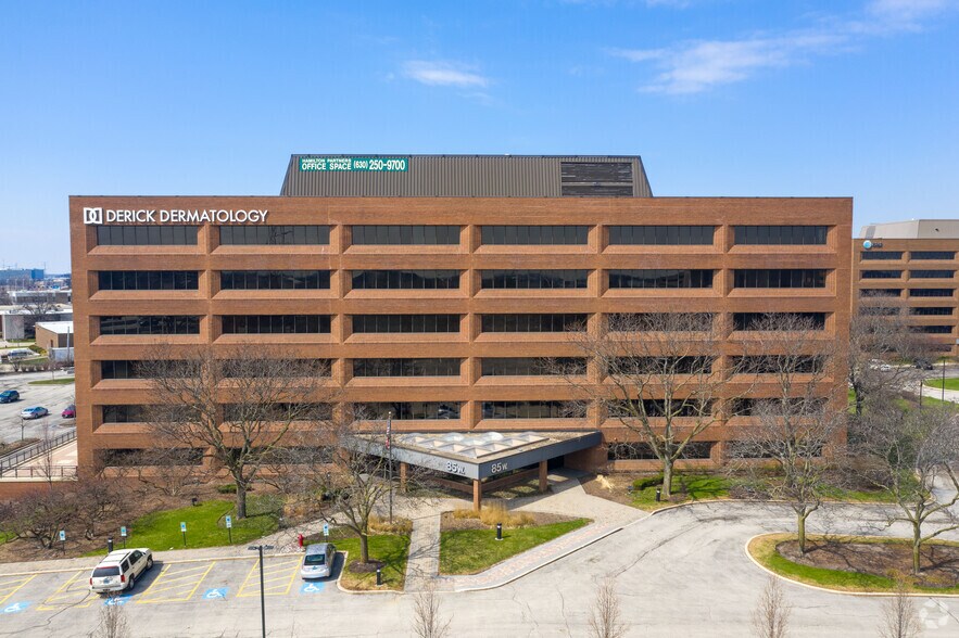 More Photos Of 85 W Algonquin Rd, Arlington Heights Office For Lease