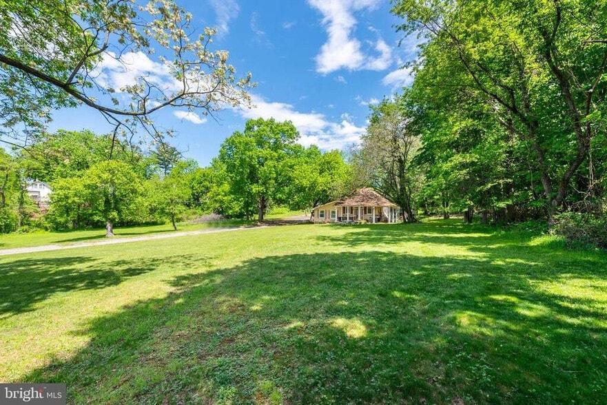 More Photos Of 6712 Dogwood Rd, Woodlawn Schools For Sale