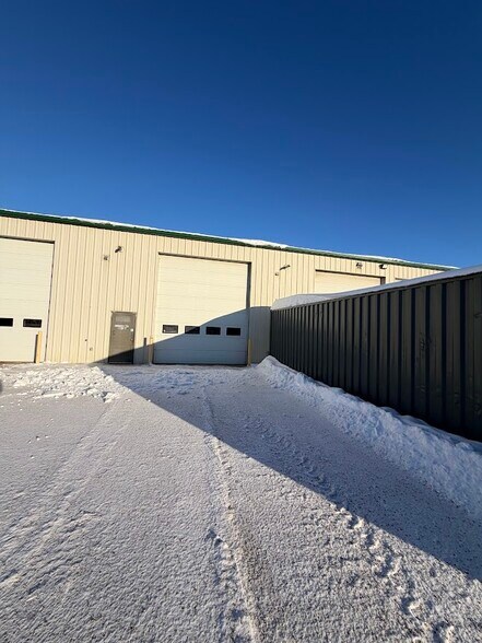 More Photos Of 11113 83 Av, Fort Saskatchewan Warehouse For Lease