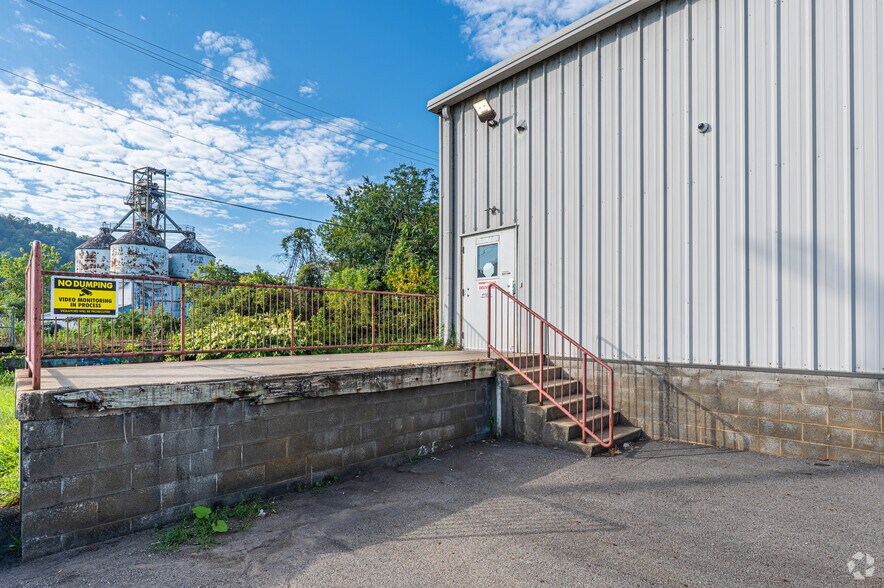 More Photos Of 1230 Main St, Wellsville Freestanding For Sale