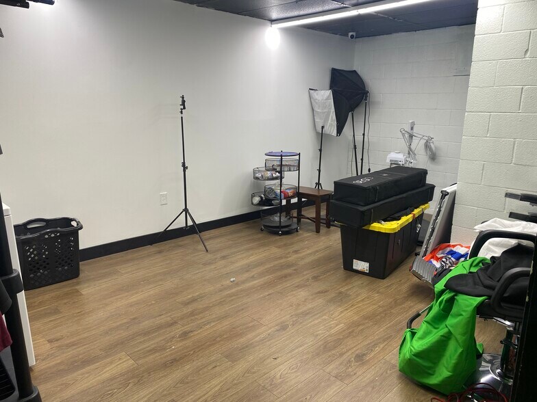 More Photos Of 1103-1127 E Villa Maria Rd, Bryan Unknown For Lease