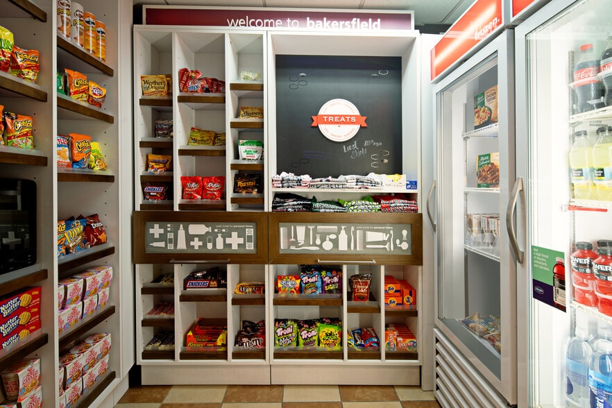 More Photos Of 7941 E Brundage Ln, Bakersfield Hotel For Sale