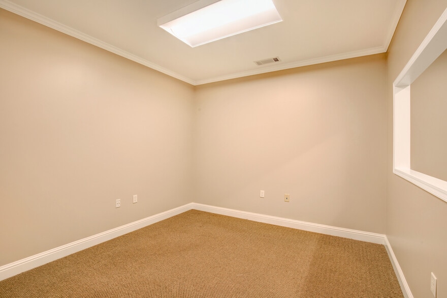 More Photos Of 416 Pirkle Ferry Rd, Cumming Office Residential For Lease