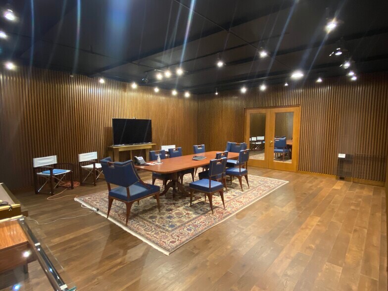 More Photos Of 28 Potter Ave, New Rochelle Light Distribution For Lease