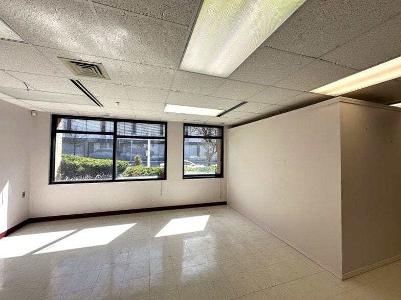 More Photos Of 301 W 1st St, Dayton Medical For Sale