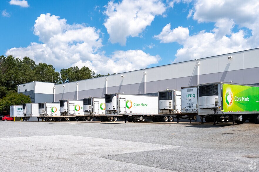 More Photos Of 3655 Atlanta Industrial Dr NW, Atlanta Warehouse For Lease