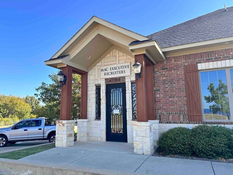 More Photos Of 7000 Parkwood Blvd, Frisco Office For Sale