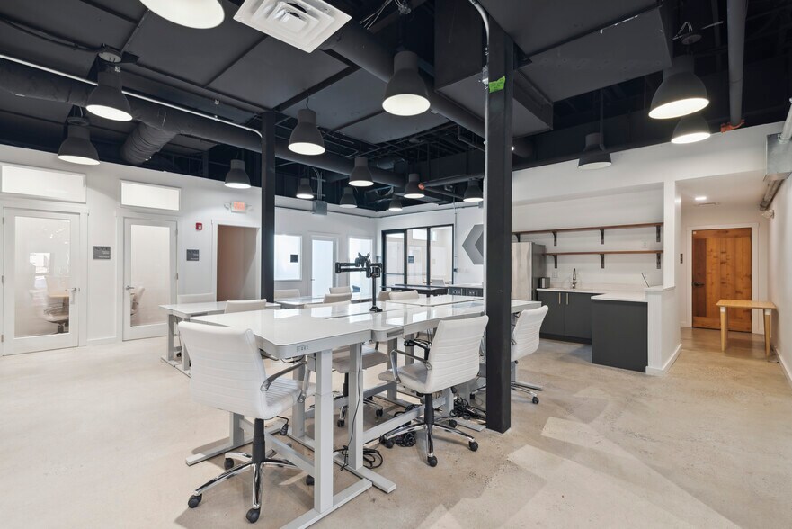 More Photos Of 4230 Main St, Philadelphia Restaurant For Sale