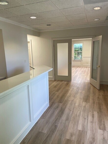 More Photos Of 10550 Marty St, Overland Park Coworking Space