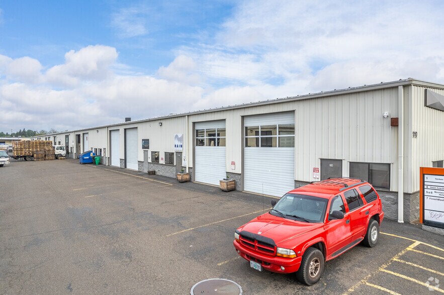 More Photos Of 1010 Tyinn St, Eugene Warehouse For Lease