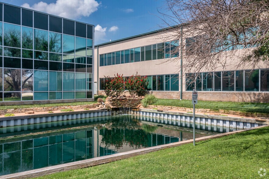 More Photos Of 190 Civic Cir, Lewisville Office For Lease