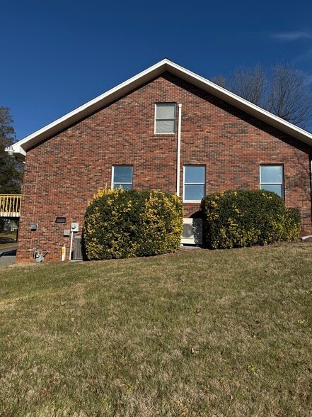 More Photos Of 518 4th St SW, Hickory Medical For Lease