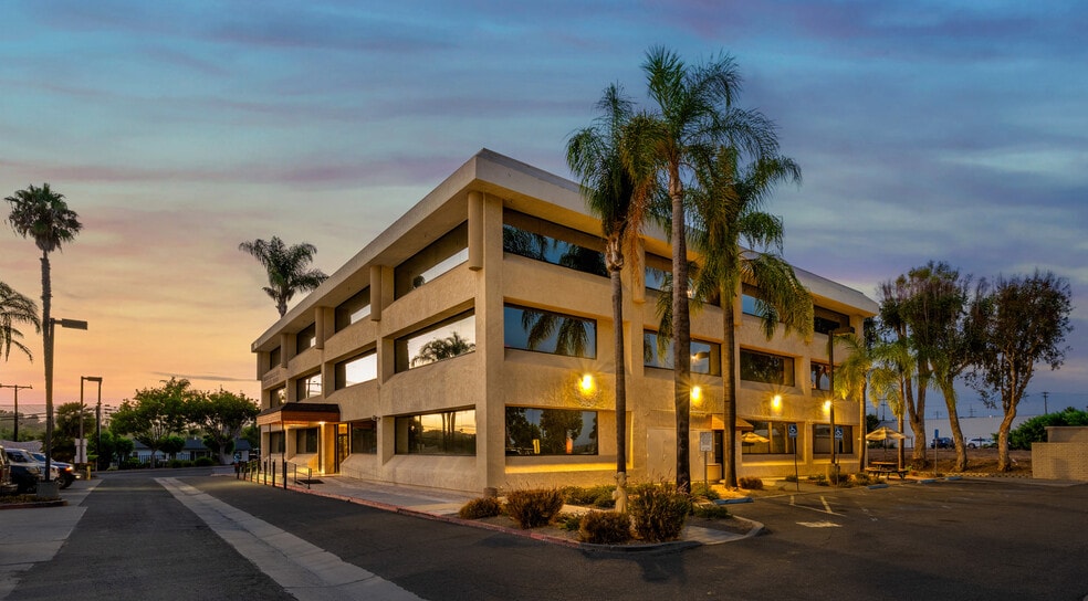 More Photos Of 365 S Rancho Santa Fe Rd, San Marcos Office For Sale