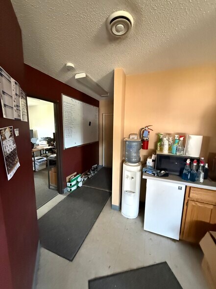 More Photos Of 1716 26th St S, Moorhead Warehouse For Sale