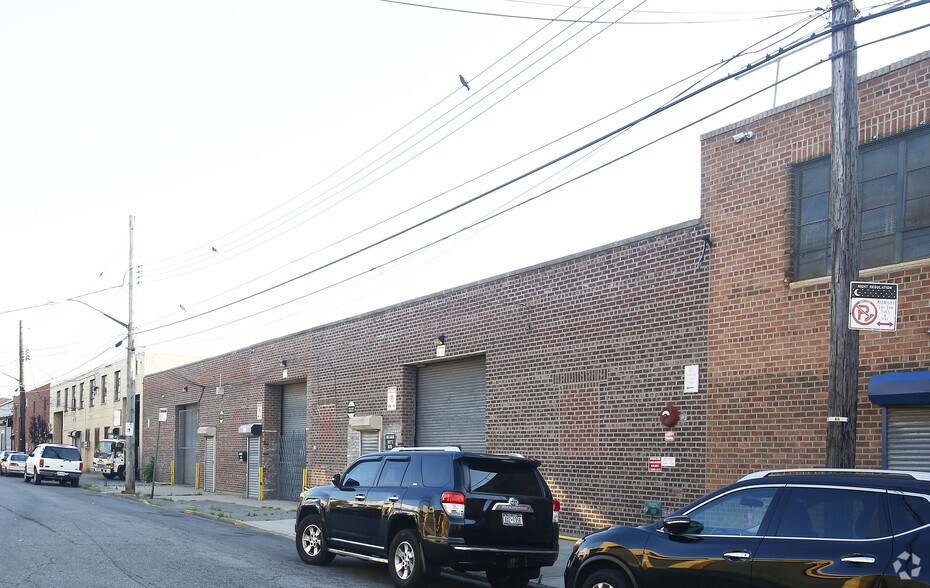 More Photos Of 673-685 Berriman St, Brooklyn Warehouse For Lease