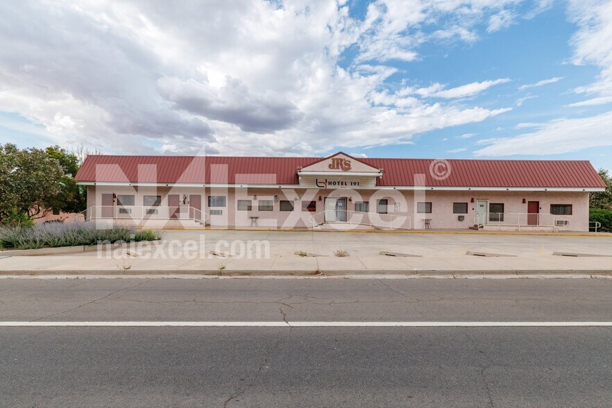 Primary Photo Of 1075 S Highway 191, Moab Hotel For Sale