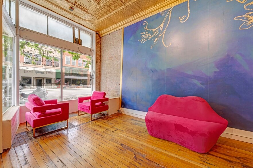 More Photos Of 122 W Main St, Florence Storefront For Sale