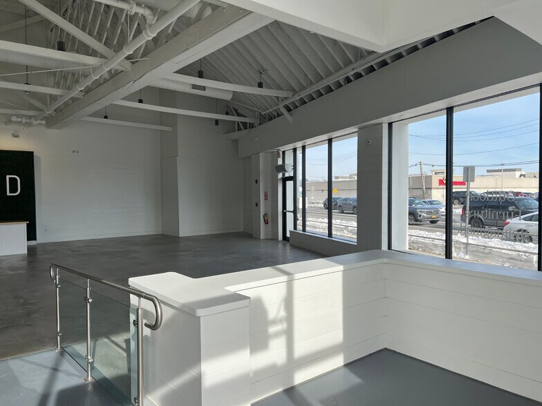 More Photos Of 120-140 Glen Cove Rd, Carle Place Freestanding For Lease