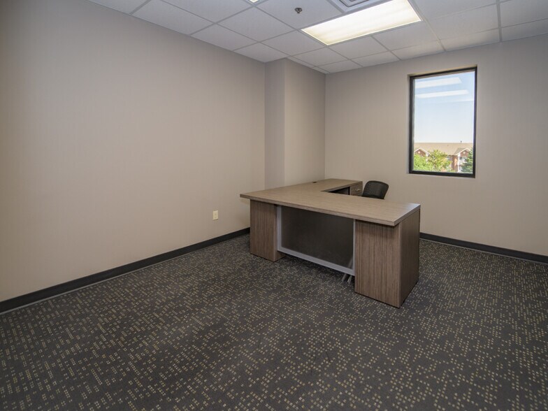 More Photos Of 5005 S 153rd St, Omaha Office For Sale