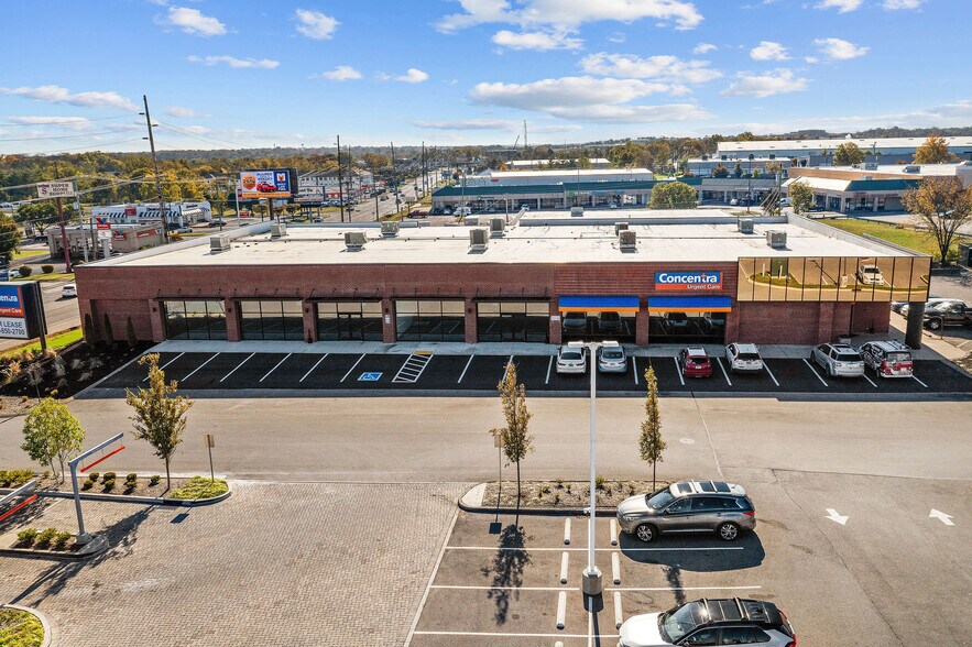 Primary Photo Of 1717-1719 Gallatin Rd, Madison Freestanding For Lease