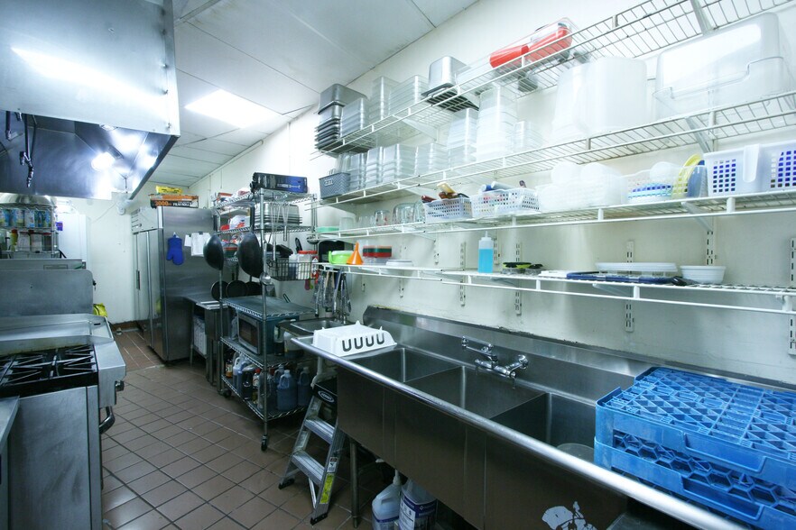 More Photos Of 3036 Waialae Ave, Honolulu Restaurant For Sale