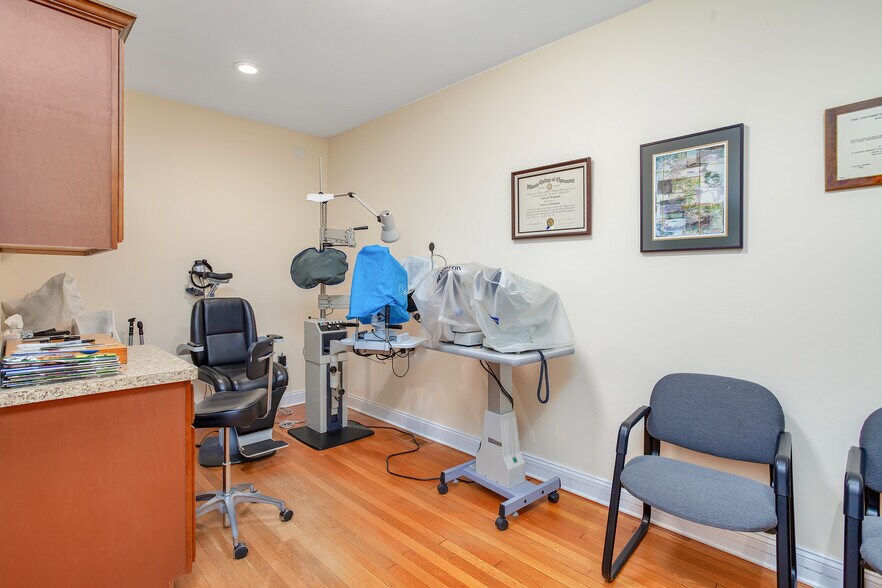 More Photos Of 71 Cedar St, Branford Office For Sale