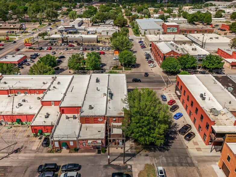 More Photos Of 1001 W Douglas Ave, Wichita Storefront For Sale