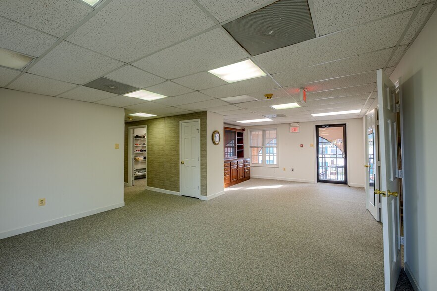 More Photos Of , La Plata Office For Sale