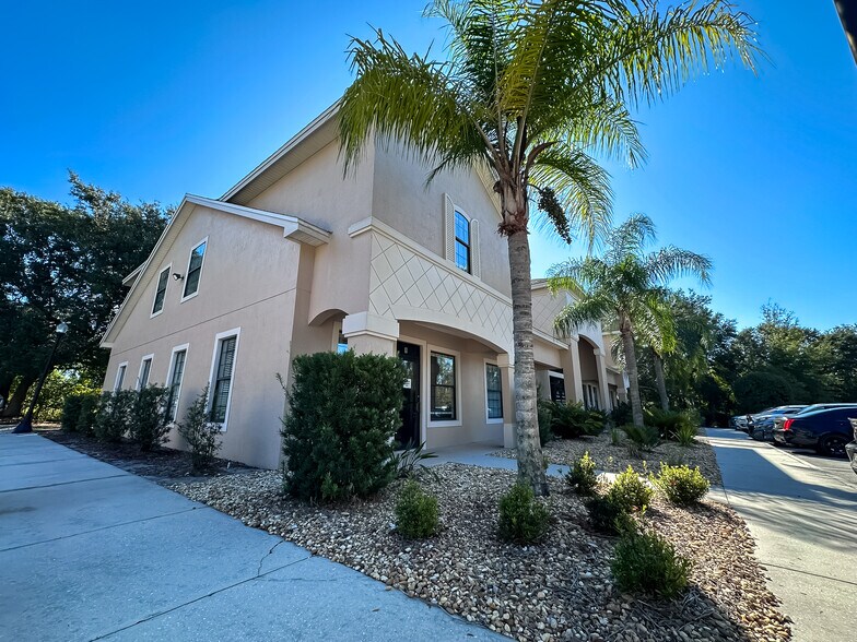 More Photos Of 180 Fitzgerald Rd, Lakeland Office For Sale