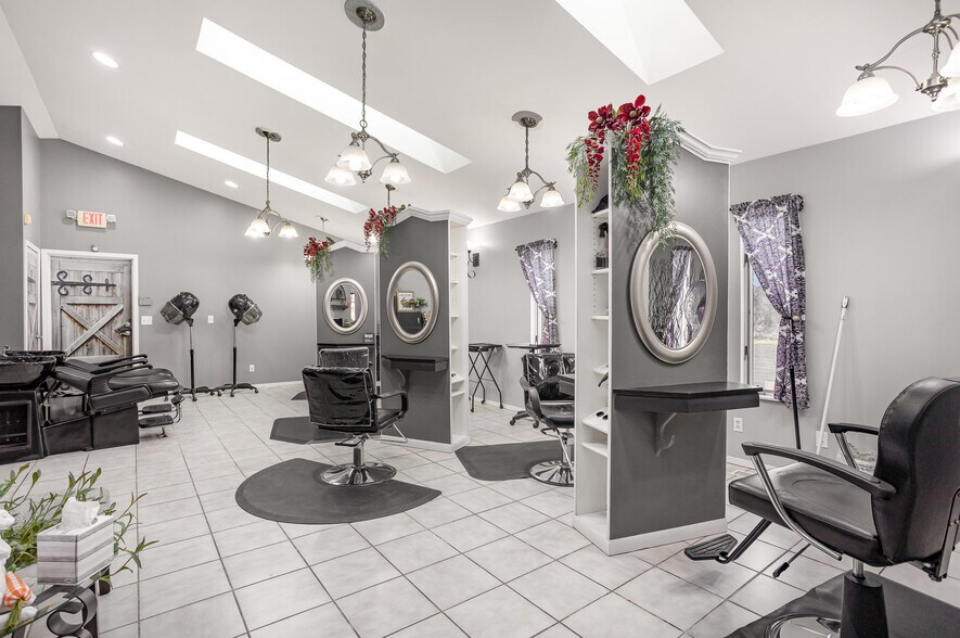 More Photos Of 3266 Fashion Square Blvd, Saginaw Freestanding For Sale