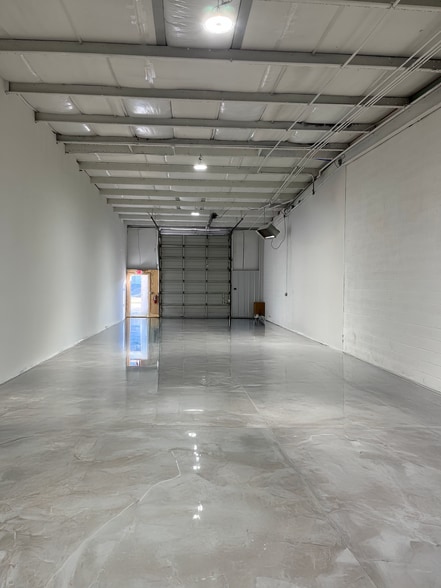 More Photos Of 137B Dyer St, Columbia Light Distribution For Lease