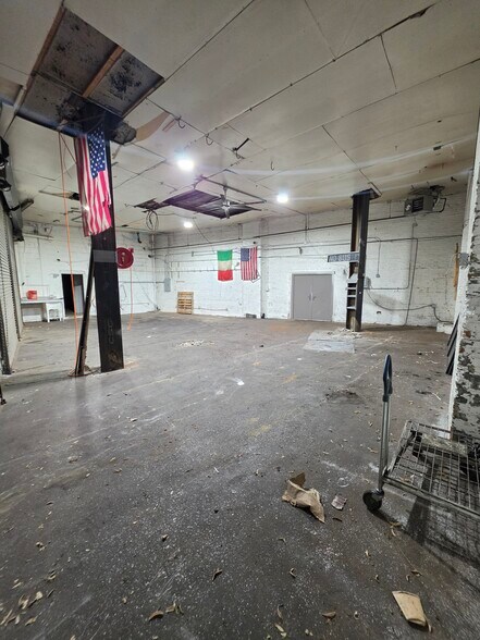 More Photos Of 286-294 Hamilton Ave, Brooklyn Warehouse For Lease
