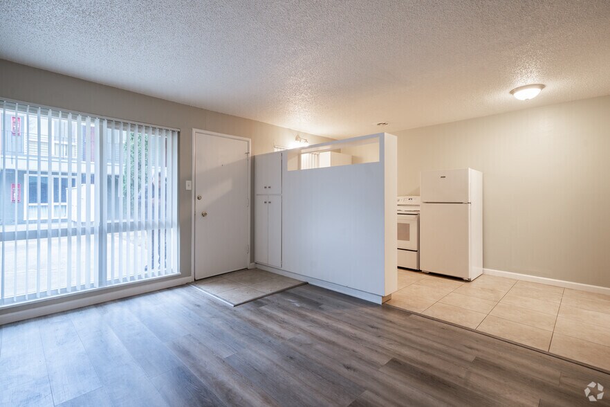 More Photos Of 6638-6646 MacArthur Blvd, Oakland Apartments For Sale