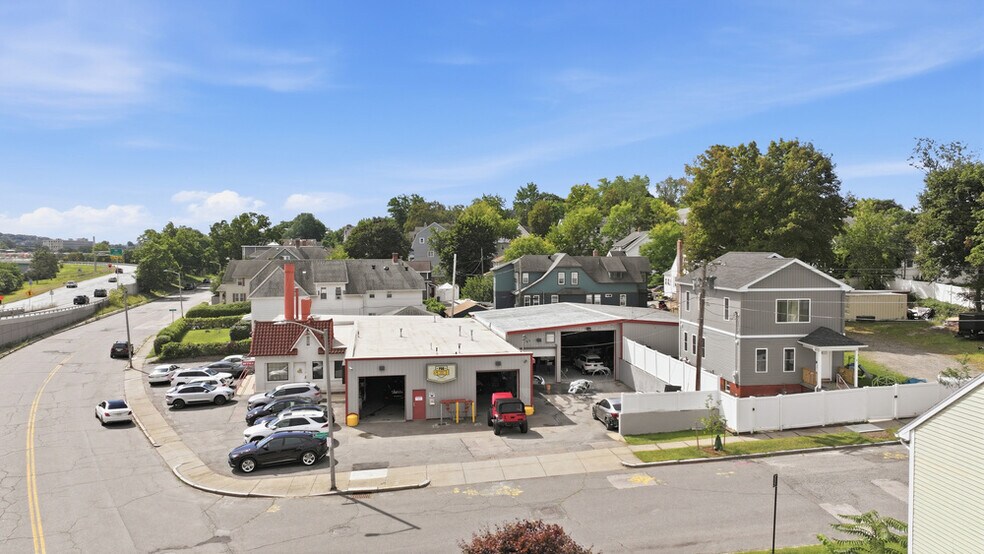 More Photos Of 73 W Boylston Dr, Worcester Auto Repair For Lease
