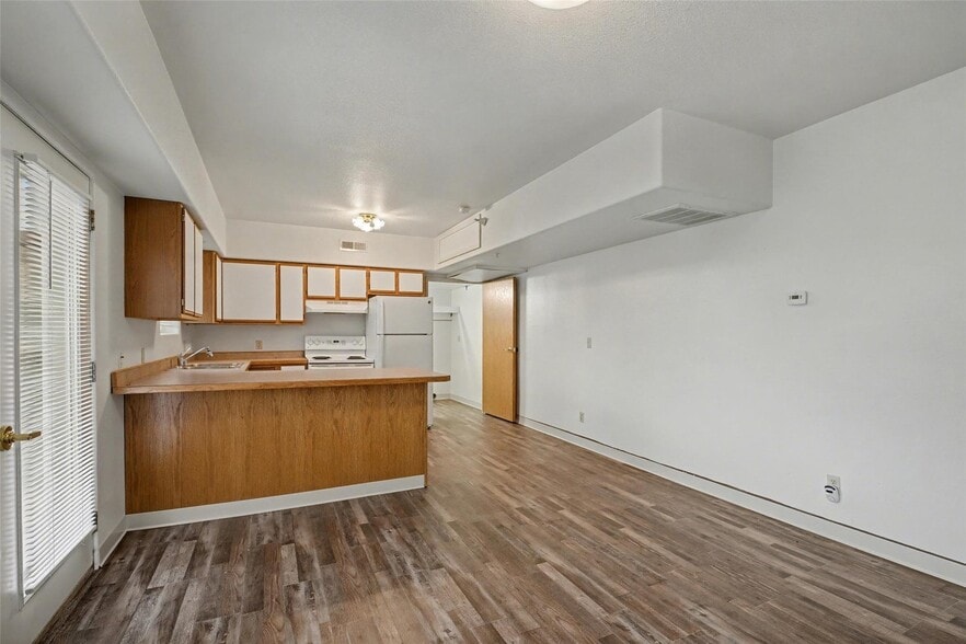 More Photos Of 305 46th St N, Great Falls Apartments For Sale