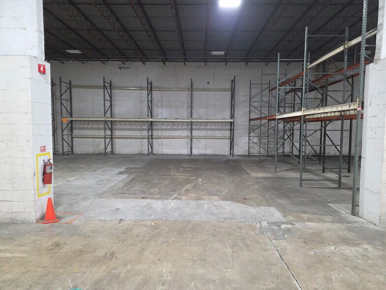 More Photos Of 3661 S Pine Ave, Ocala Flex For Lease