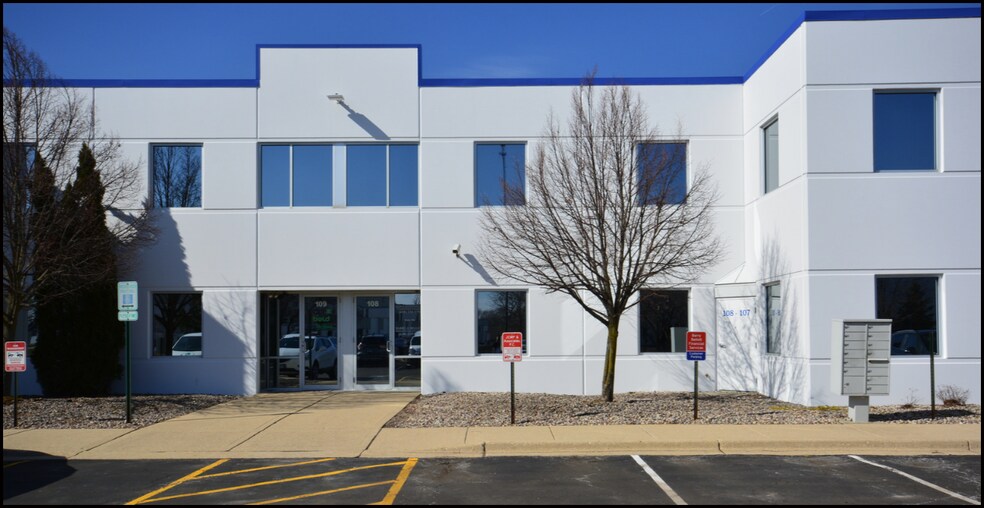 More Photos Of 2600 Beverly Dr, Aurora Light Distribution For Sale