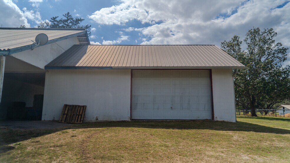 More Photos Of 12219 SW 26th St, Ocala Horse Stables For Sale
