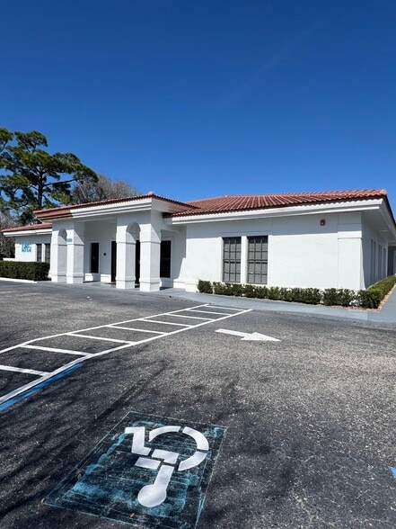 Primary Photo Of 2520 Tamiami Trl N, Nokomis Medical For Sale
