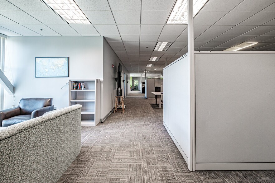 More Photos Of 2 Delorme Dr, Yarmouth Flex For Sale