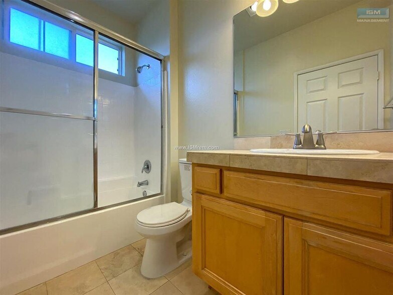 More Photos Of 1239 W 30th St, Los Angeles Apartments For Sale