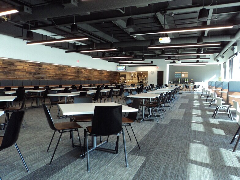 More Photos Of 2020 Innovation Ct, De Pere Office For Lease