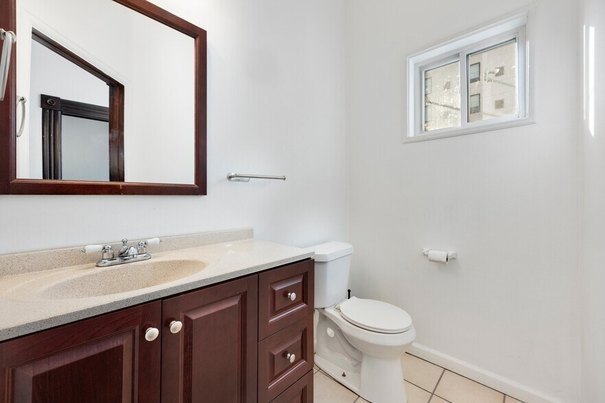 More Photos Of 1325 Delaware St, Denver Office For Lease
