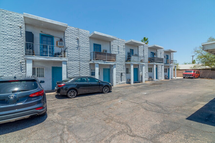 More Photos Of 525 N 32nd St, Phoenix Apartments For Sale