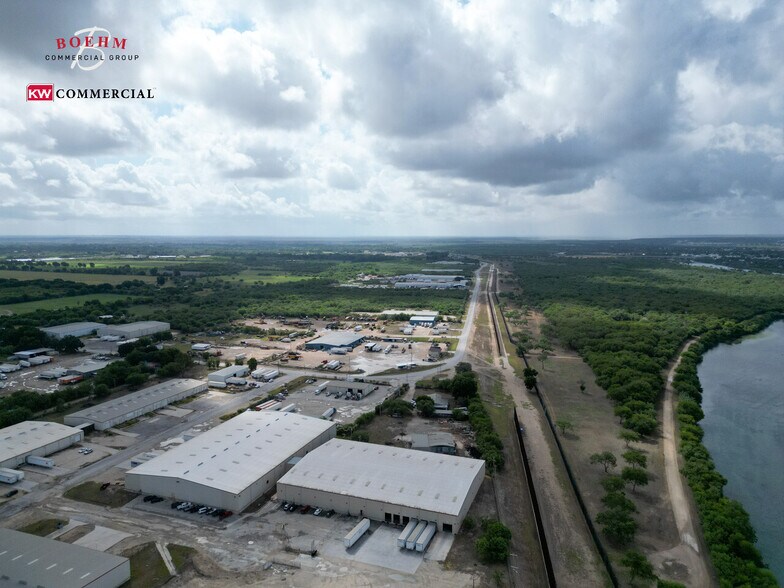 More Photos Of 109 Lupita Circle, Del Rio Distribution For Lease