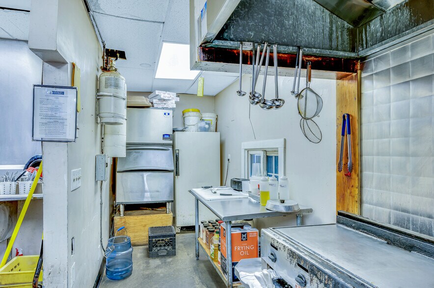 More Photos Of 524 Court St, Scranton General Retail For Sale