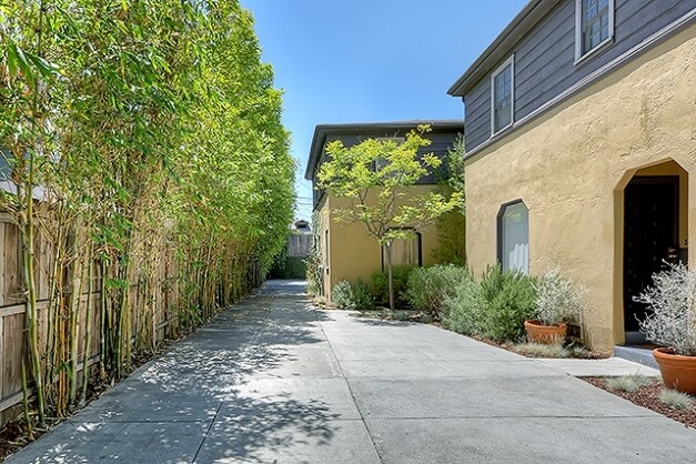 More Photos Of 155 S Westmoreland Ave, Los Angeles Apartments For Sale